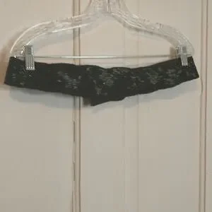 Morgan Taylor | Accessories | Morgan Taylor Black Beaded  display picture 3